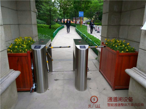 公园三辊闸通道
