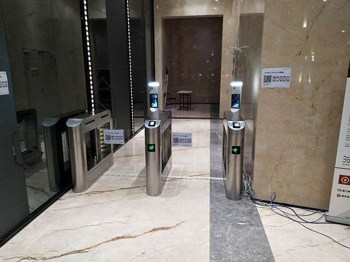 动气工程人脸识别通道闸.jpg
