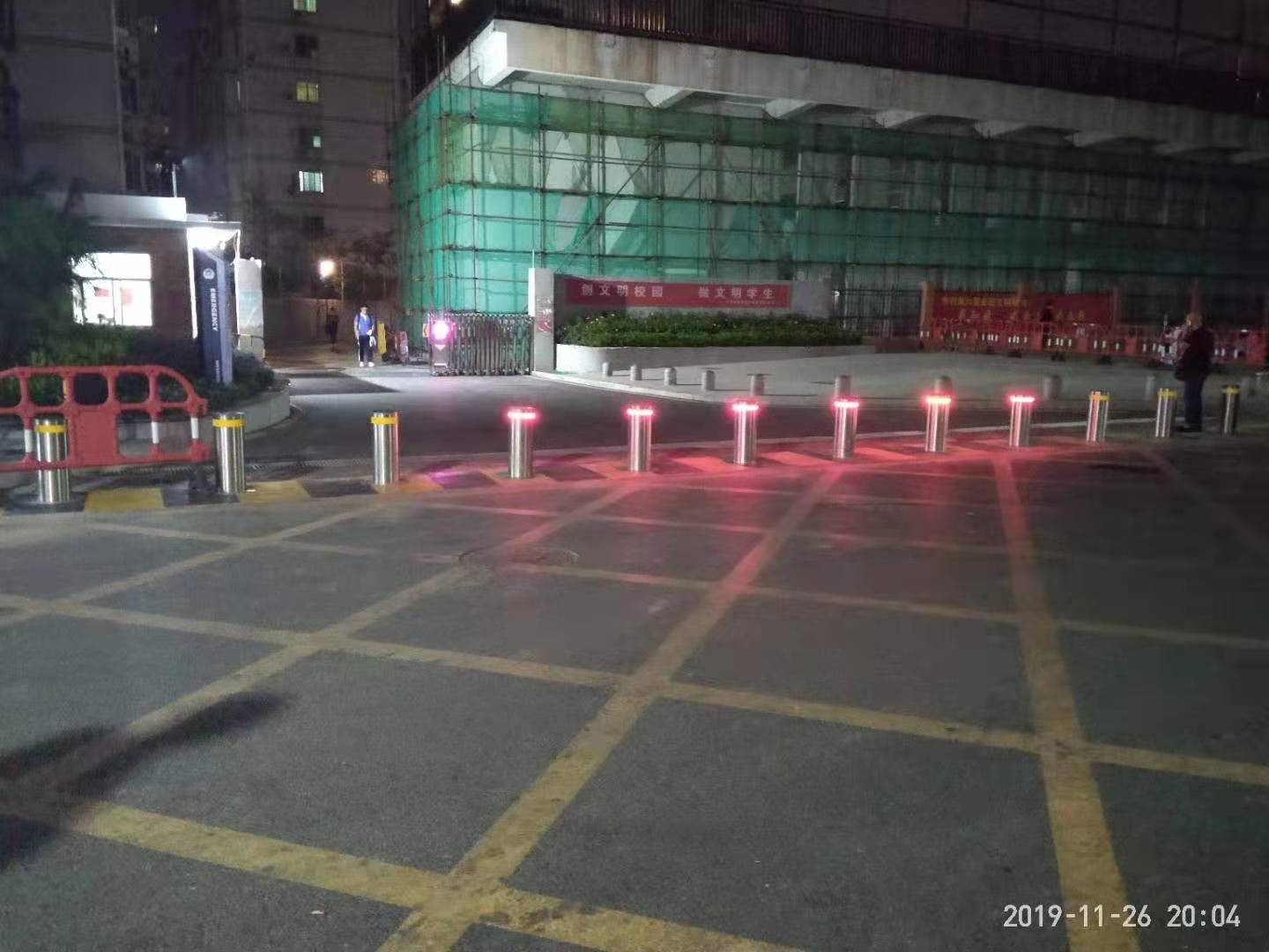 深圳市梅山小学升降防撞柱